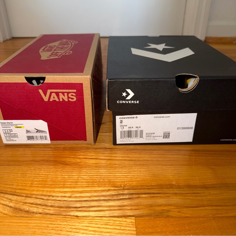 2 Pairs Kids Unisex Shoes And Socks - Picture 2 of 8